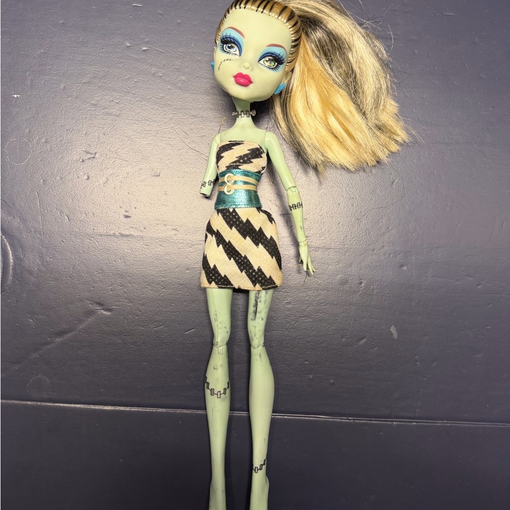 Monster high dawn of the dance Frankie stein